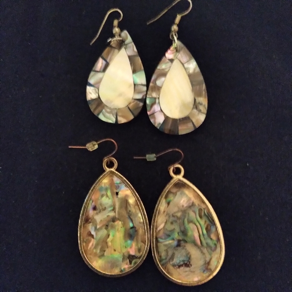 Jewelry - Two pair abalone earrings